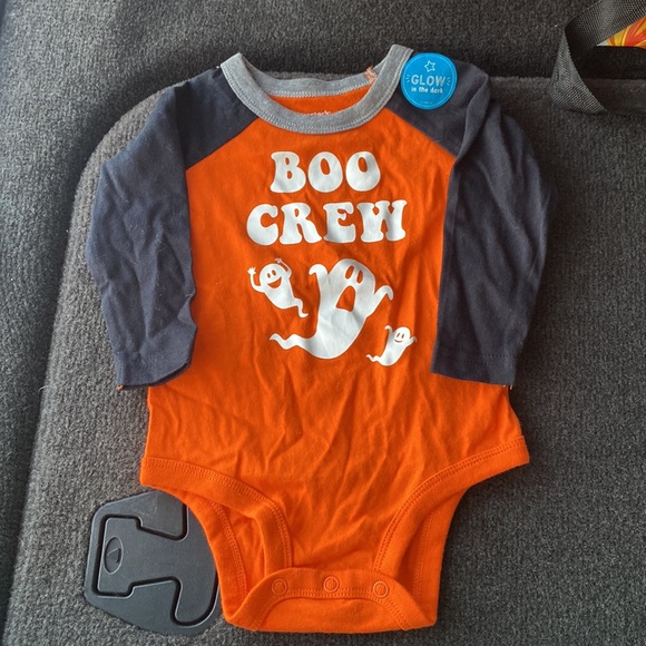Carters Halloween onsie - Picture 2 of 3